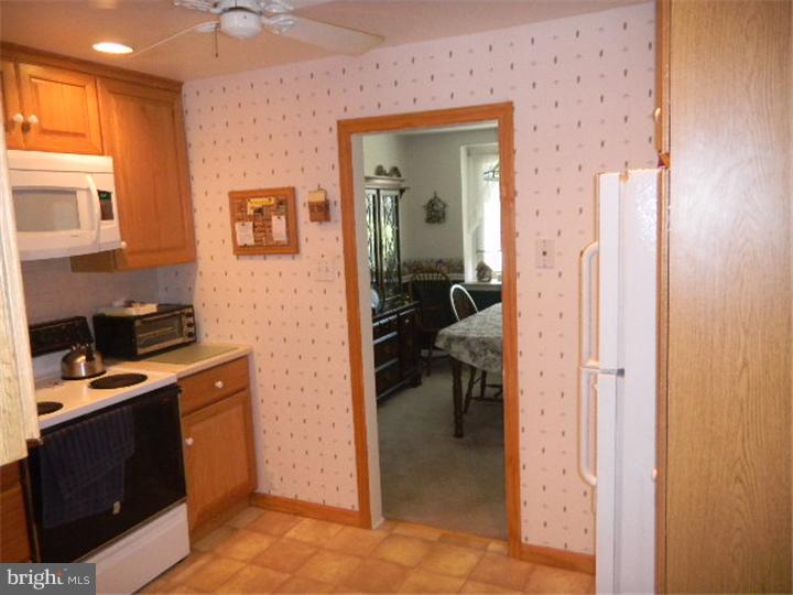 22 West Greenhill Road Broomall, PA 19008 - Photo 6 of 22 Kitchen