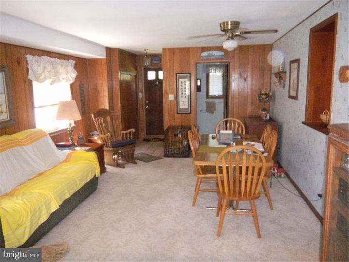 22 West Greenhill Road Broomall, PA 19008 - Photo 8 of 22 Family Room