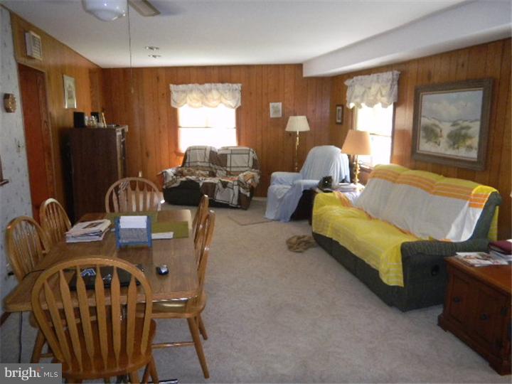 22 West Greenhill Road Broomall, PA 19008 - Photo 9 of 22 Family Room