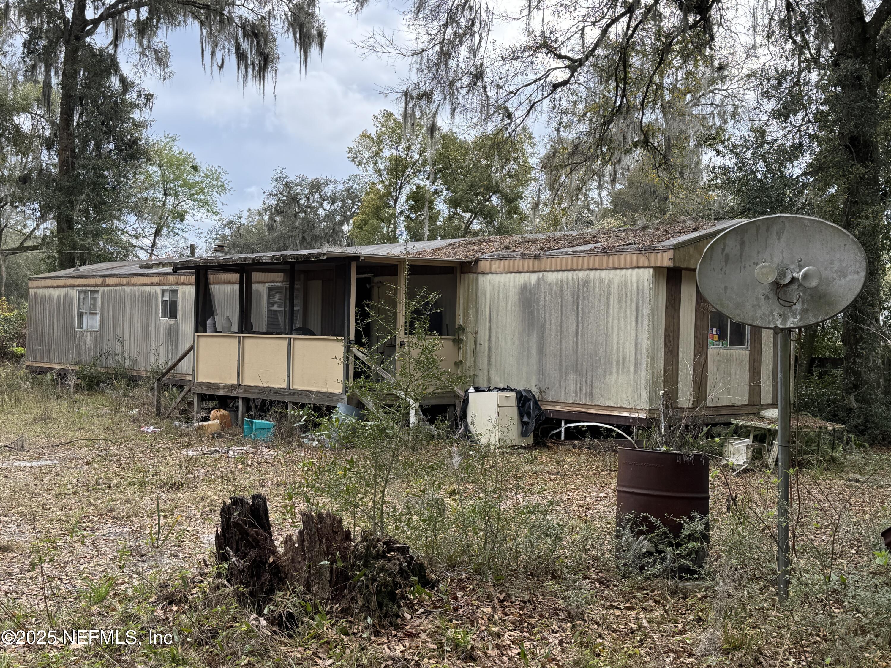 111 Roddy Road Palatka, FL 32177 - Photo 6 of 19 IMG_8382