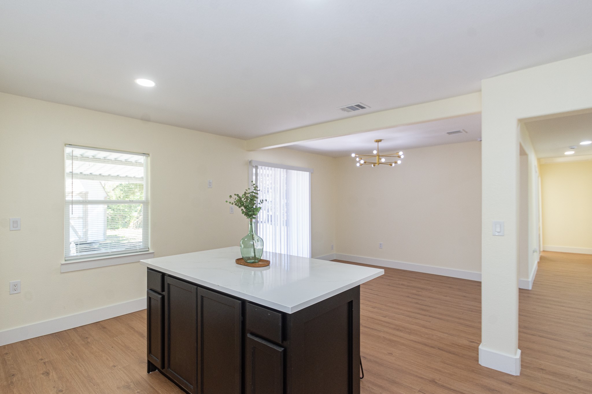 903 Mobile Drive Pasadena, TX 77506 - Photo 10 of 24