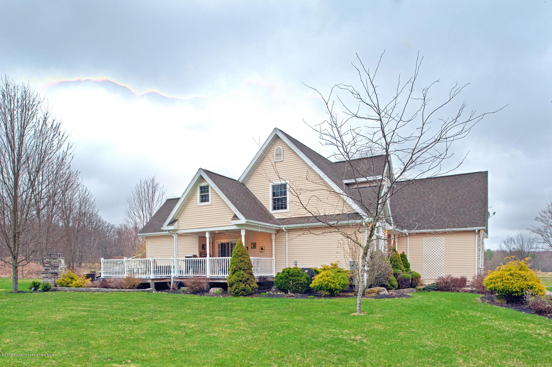 1261 Griffin Road Moscow, PA 18444 - Photo 4 of 49