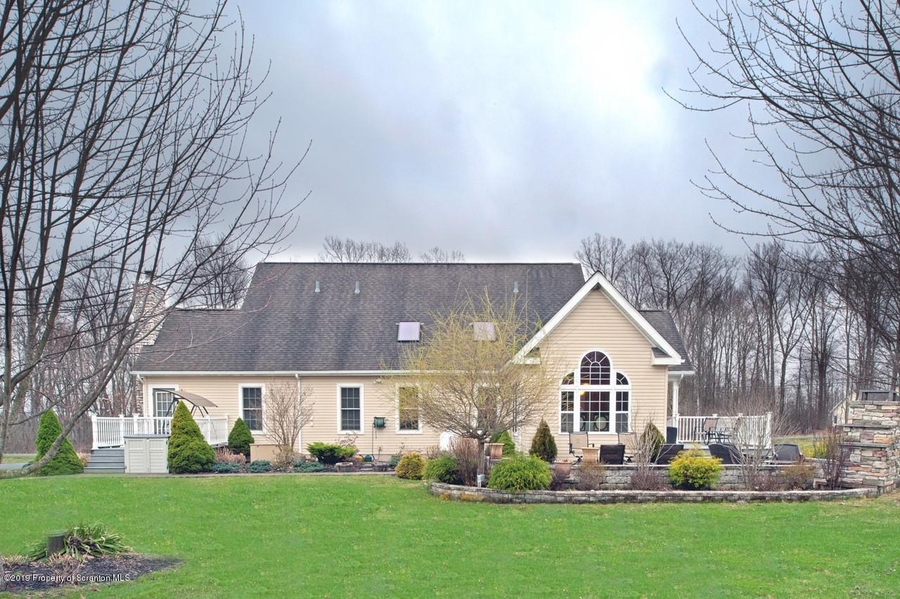 1261 Griffin Road Moscow, PA 18444 - Photo 5 of 49