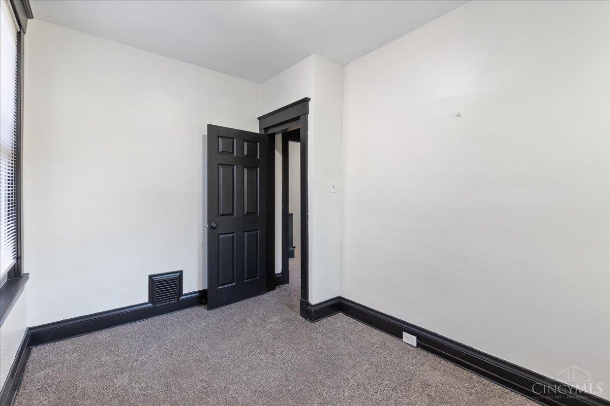 5213 Kenwood Road Cincinnati, OH 45227 - Photo 14 of 22