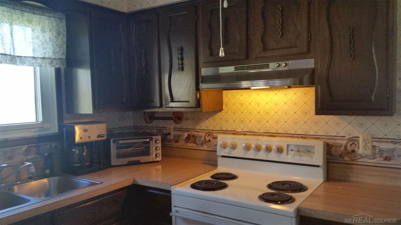 14888 Sullivan Road Capac, MI 48014 - Photo 7 of 50 31266994-6.JPG