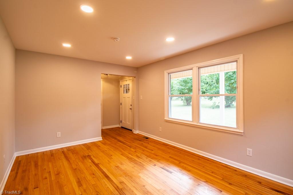 3602 Edgefield Road Greensboro, NC 27409 - Photo 8 of 40 Gallery Image 8