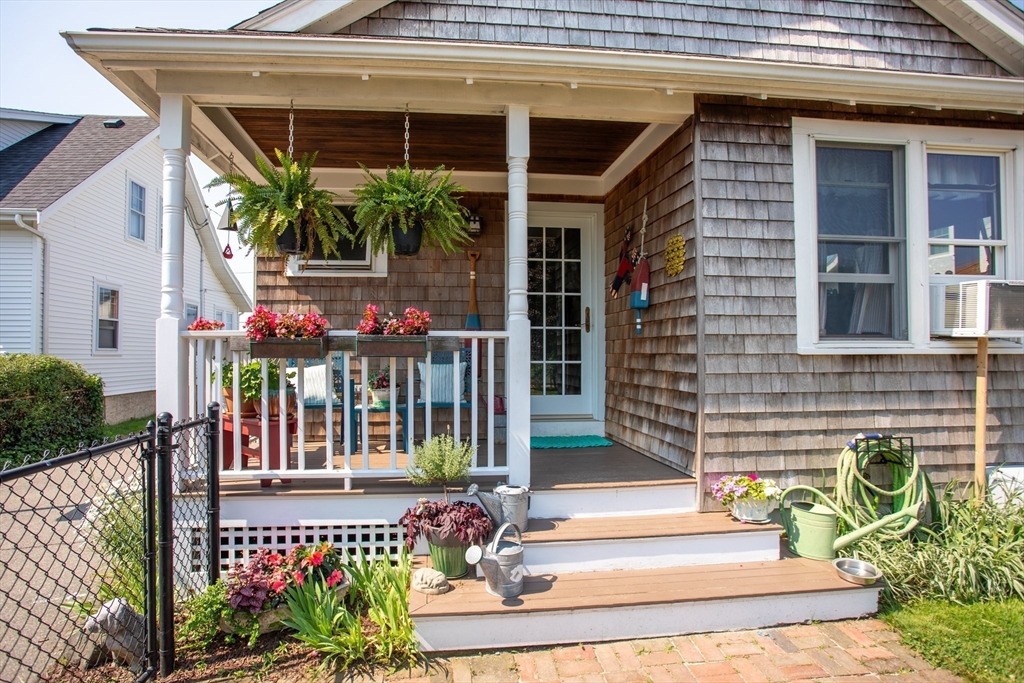52 Wachusett Road Weymouth, MA 02191 - Photo 7 of 41