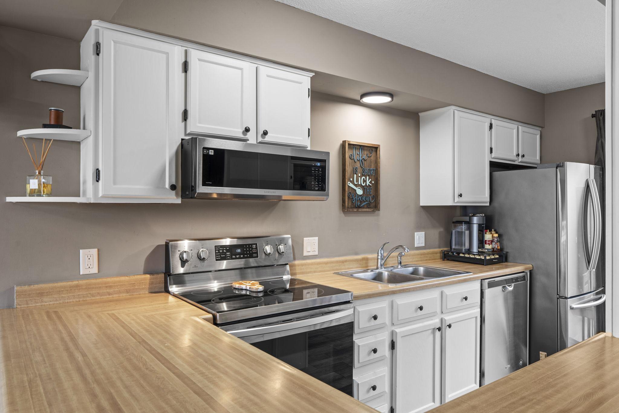 587 Locust Street South Prescott, WI 54021 - Photo 2 of 43