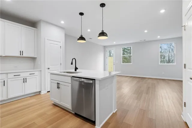 $330,960 | 516 Crown Drive, Emerson, GA 30137