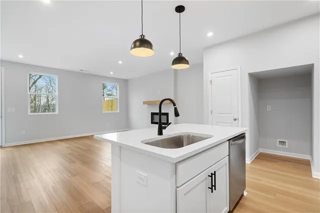 $330,960 | 516 Crown Drive, Emerson, GA 30137