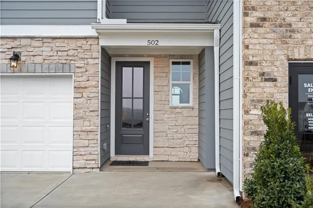 $330,960 | 516 Crown Drive, Emerson, GA 30137
