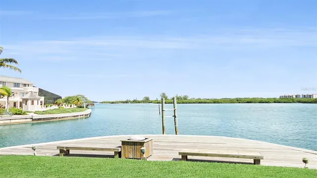 $7,000 | 1360 Siesta Bayside Drive, Unit 1360D, Sarasota, FL 34242