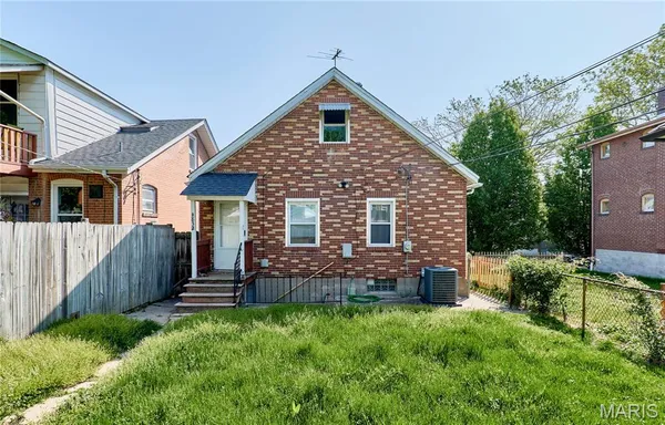 $1,400 | 4832 Goethe Avenue, St. Louis, MO 63116