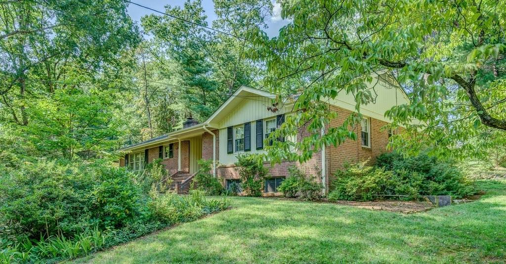4938 Greenlee Road Southwest Roanoke, VA 24018 - Photo 1 of 43 004-323156-4938 Greenlee Road Southwest