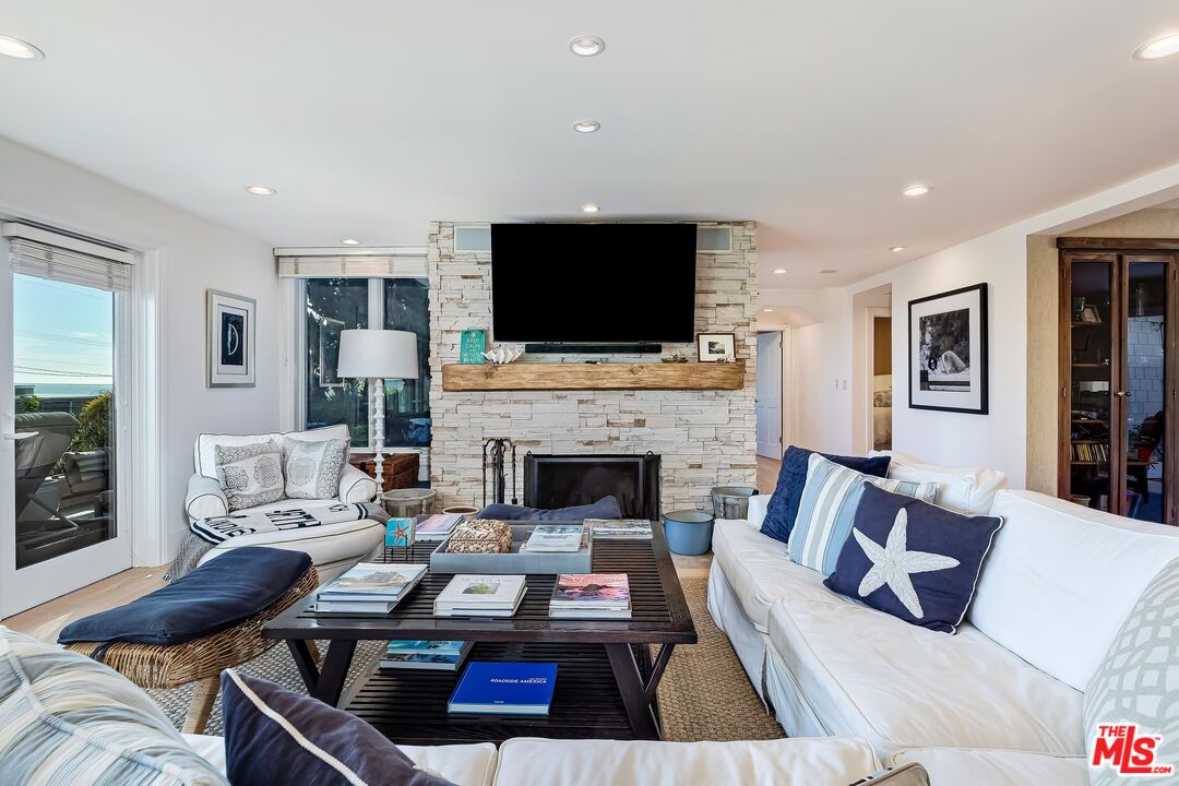 25129 Malibu Road Malibu, CA 90265 - Photo 10 of 40