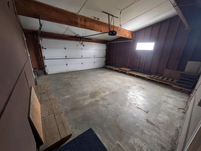 $1,300 | 8733 Cemetery Lane, Lancaster, WI 53813