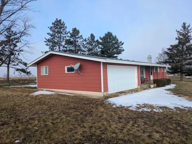 $1,300 | 8733 Cemetery Lane, Lancaster, WI 53813
