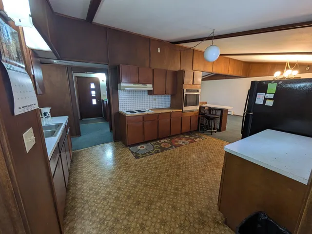 $1,300 | 8733 Cemetery Lane, Lancaster, WI 53813