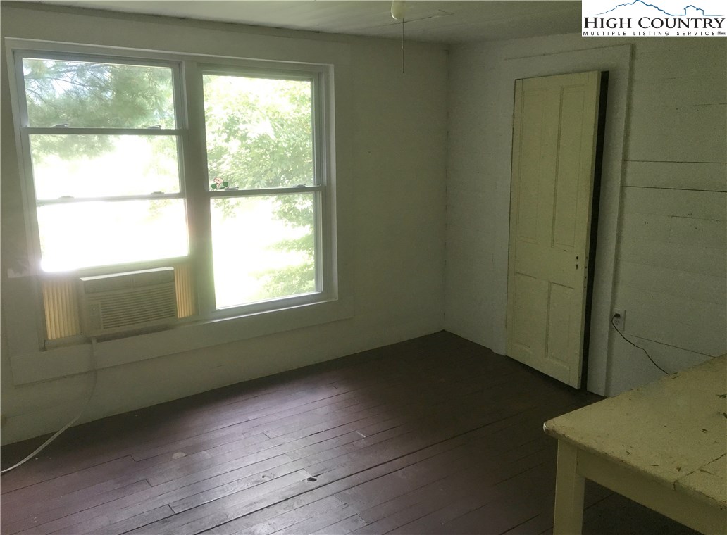 322 Calhoun Road West Jefferson, NC 28694 - Photo 6 of 12 Gallery Image 6