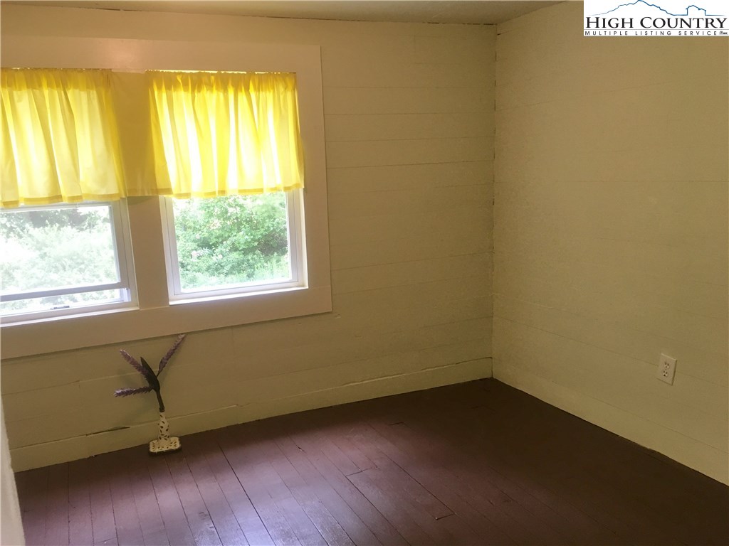 322 Calhoun Road West Jefferson, NC 28694 - Photo 7 of 12 Gallery Image 7