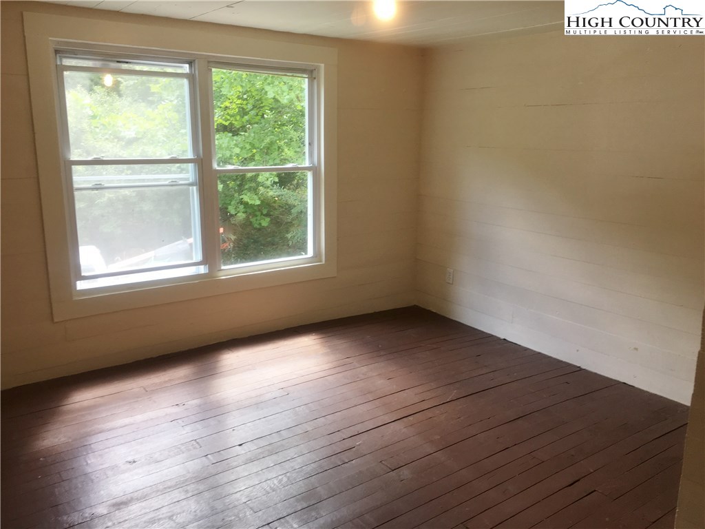 322 Calhoun Road West Jefferson, NC 28694 - Photo 8 of 12 Gallery Image 8