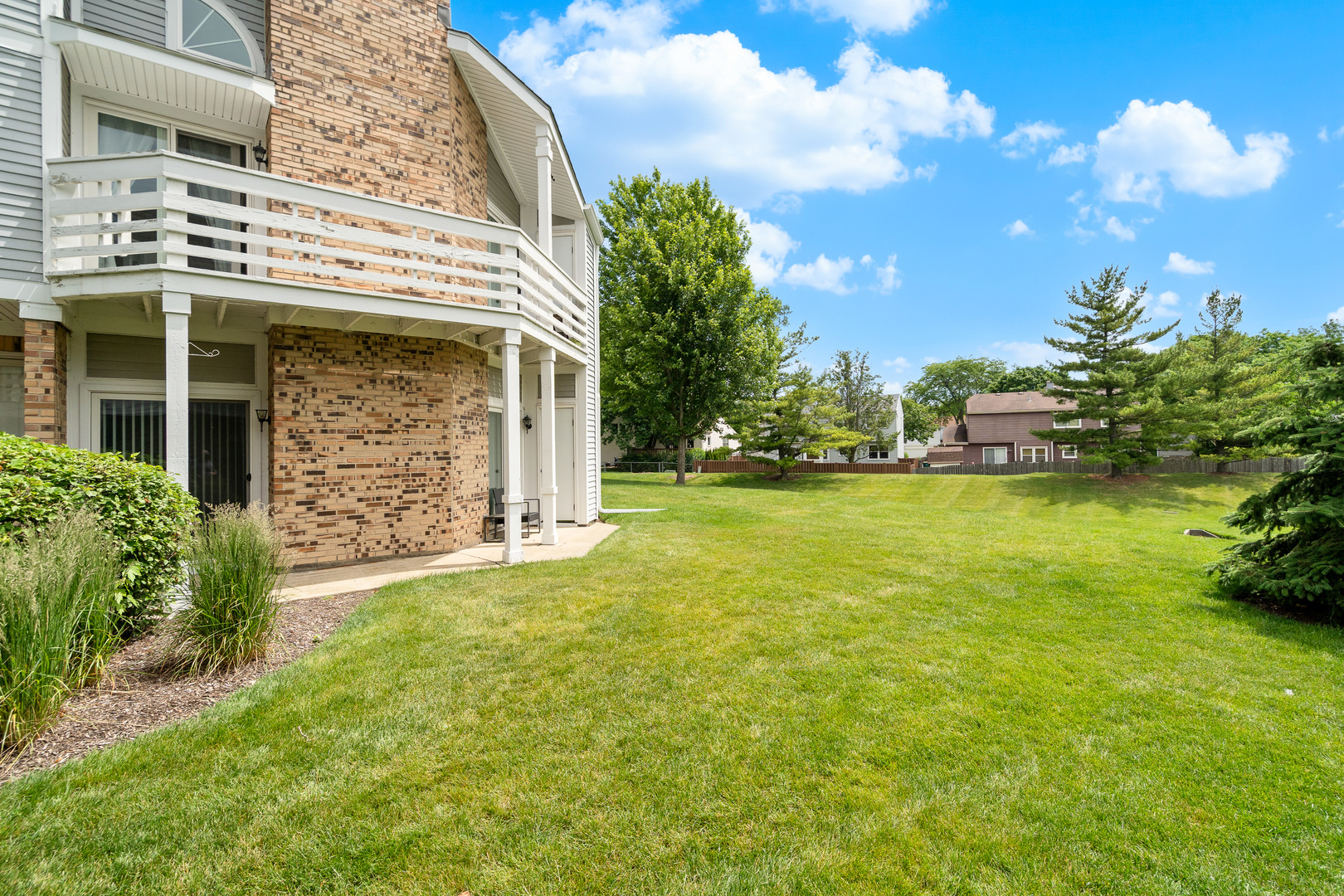 1211 Ranchview Court, Unit 1211 Buffalo Grove, IL 60089 - Photo 13 of 14 Gallery Image 13