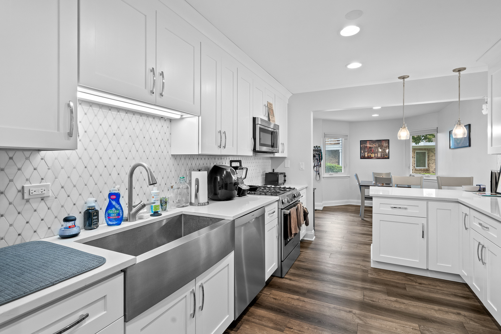 1211 Ranchview Court, Unit 1211 Buffalo Grove, IL 60089 - Photo 6 of 14 Gallery Image 6