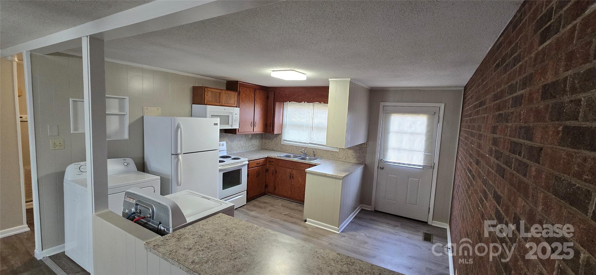 804 3rd Avenue Southwest Conover, NC 28613 - Photo 4 of 12