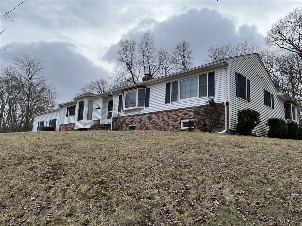 79 Burlingame Road Smithfield, RI 02917 - Photo 1 of 31 Front right