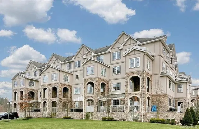 $825,000 | 1302 Parkview Drive, Spring Valley, NY 10977