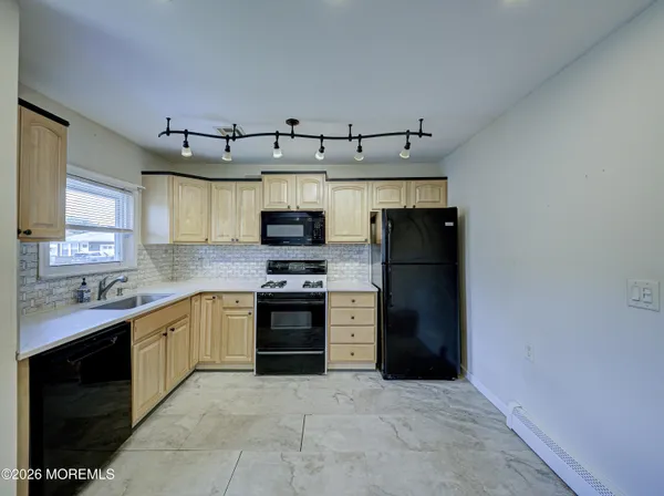 $2,300 | 59 Guadeloupe Drive, Toms River, NJ 08757