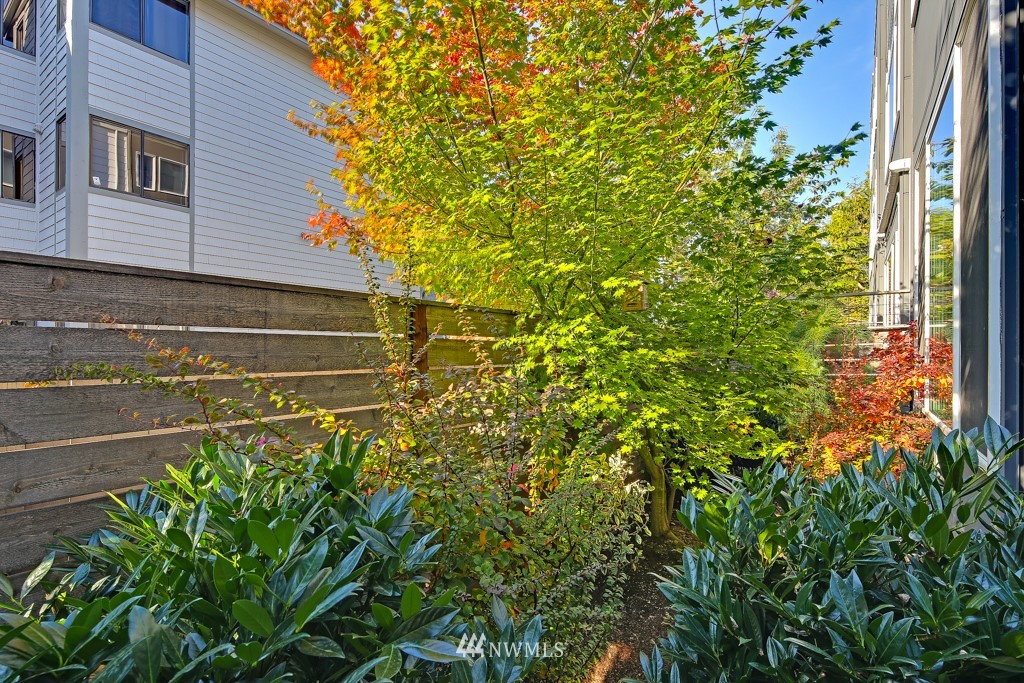 2351 Minor Avenue East, Unit B Seattle, WA 98102 - Photo 22 of 25