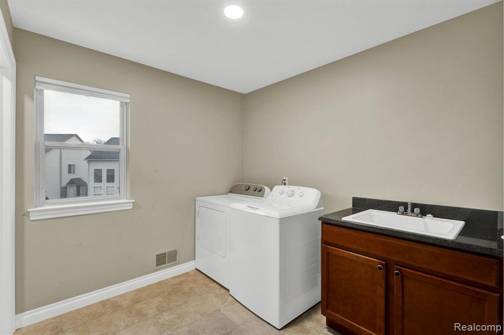 6736 Baker Utica, MI 48317 - Photo 25 of 53