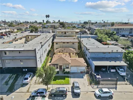 $1,050,000 | 1108 West 117th Street, Los Angeles, CA 90044