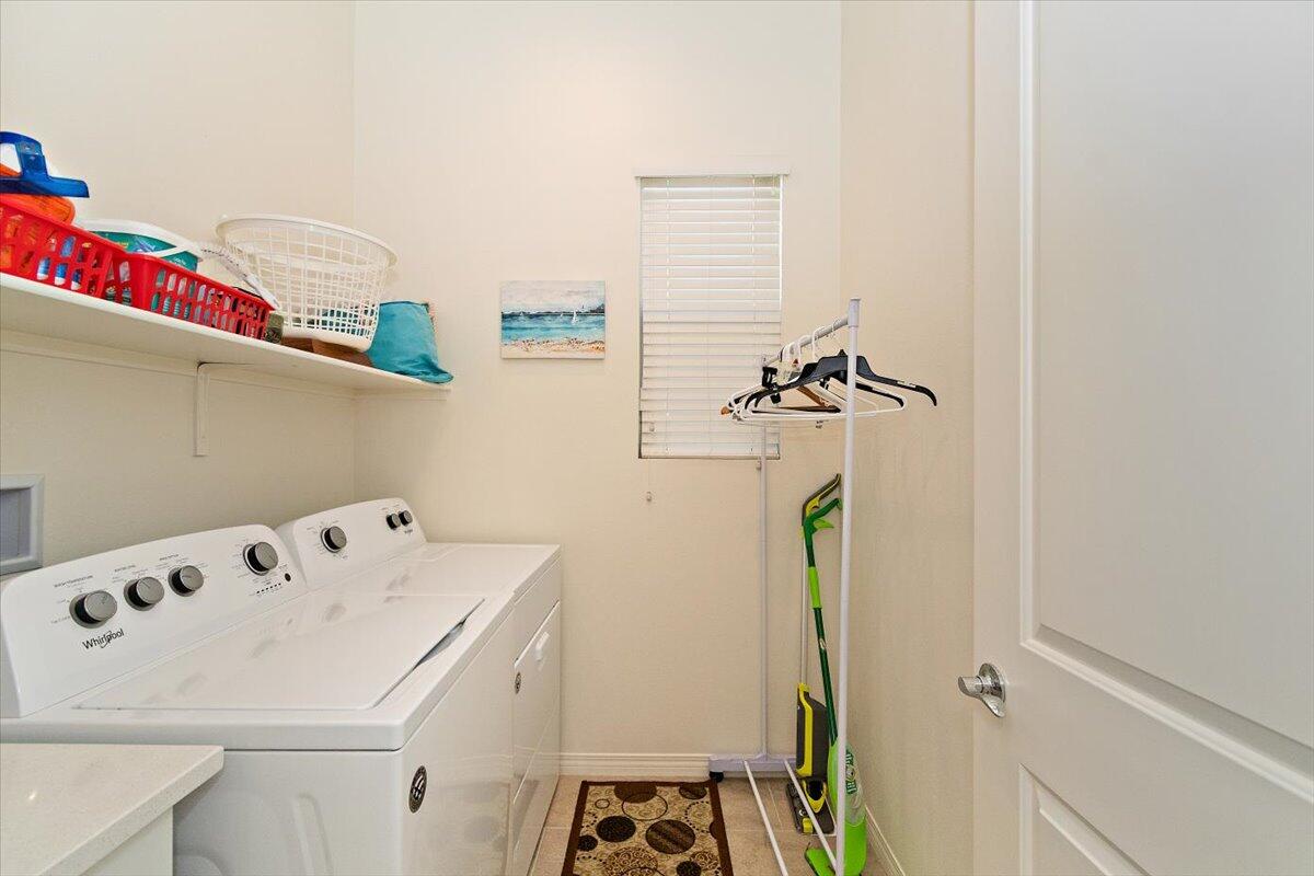 21 Pinot Noir Rancho Mirage, CA 92270 - Photo 19 of 44 Laundry
