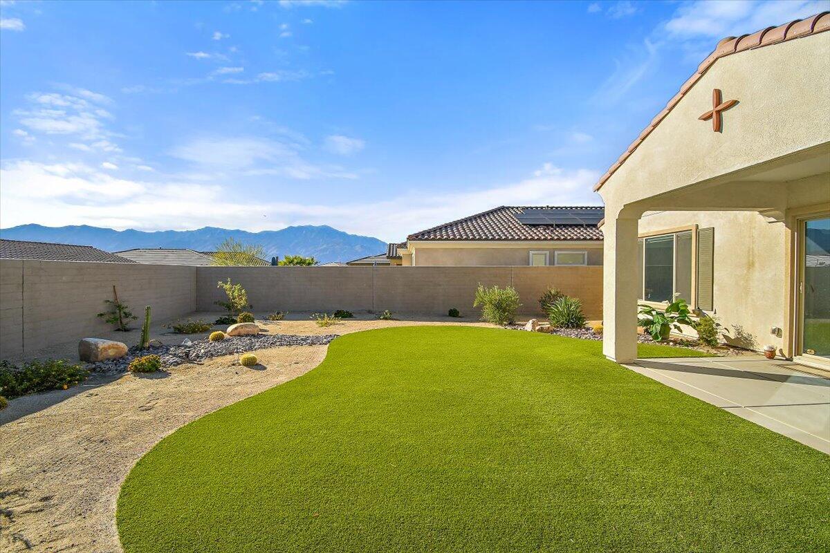 21 Pinot Noir Rancho Mirage, CA 92270 - Photo 3 of 44 Mountain Views