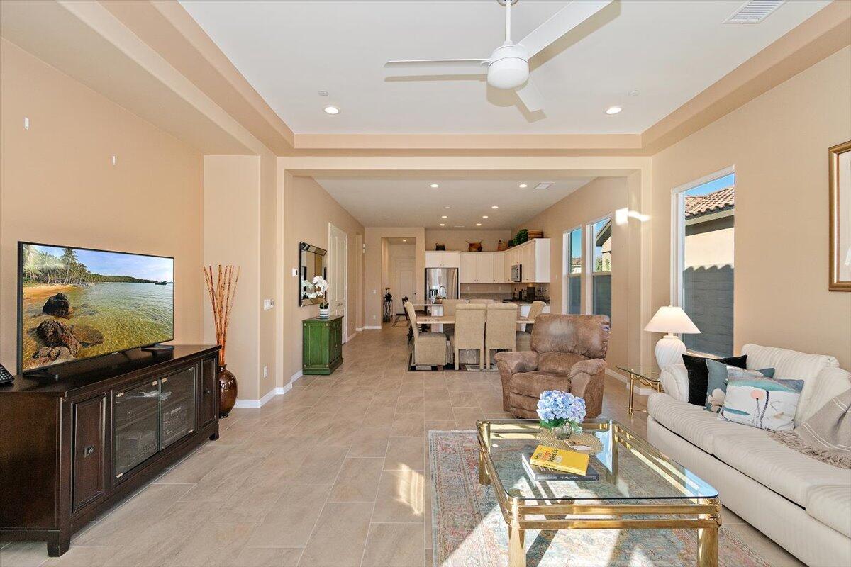 21 Pinot Noir Rancho Mirage, CA 92270 - Photo 7 of 44 Living Room