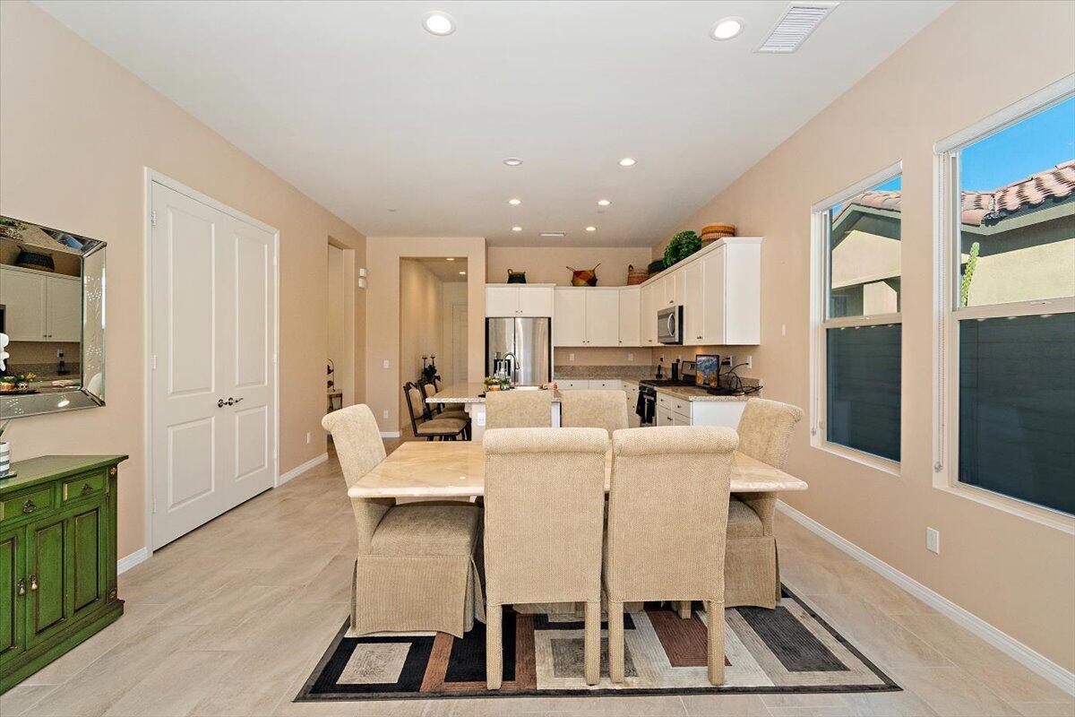 21 Pinot Noir Rancho Mirage, CA 92270 - Photo 8 of 44 Dining Area