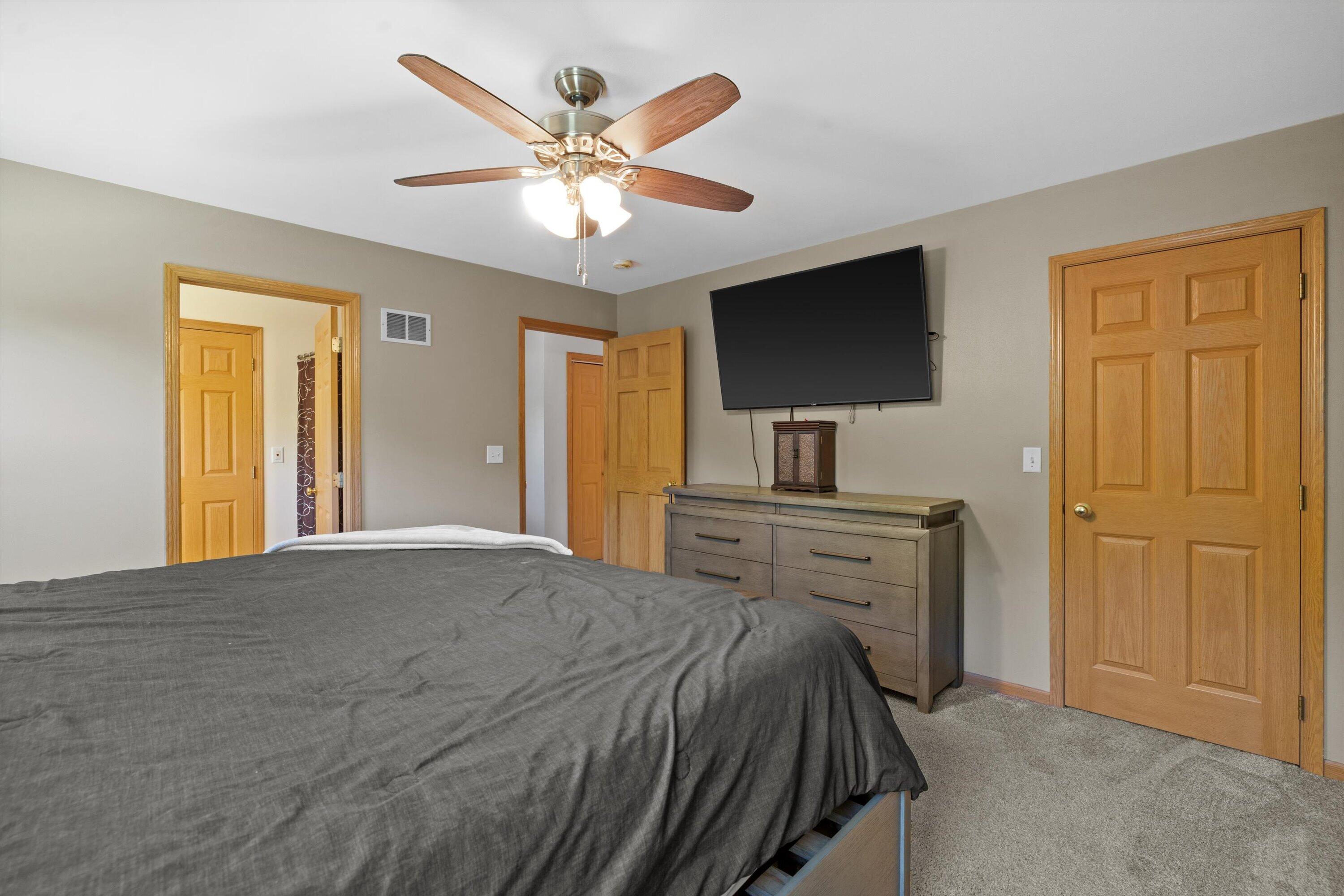 10011 Sheridan Road Pleasant Prairie, WI 53158 - Photo 26 of 50 20-IMG_1974