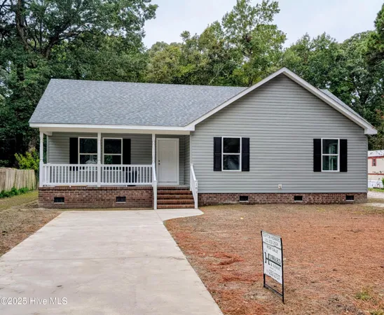$319,900 | 182 Wedgewood Drive, Moyock, NC 27958
