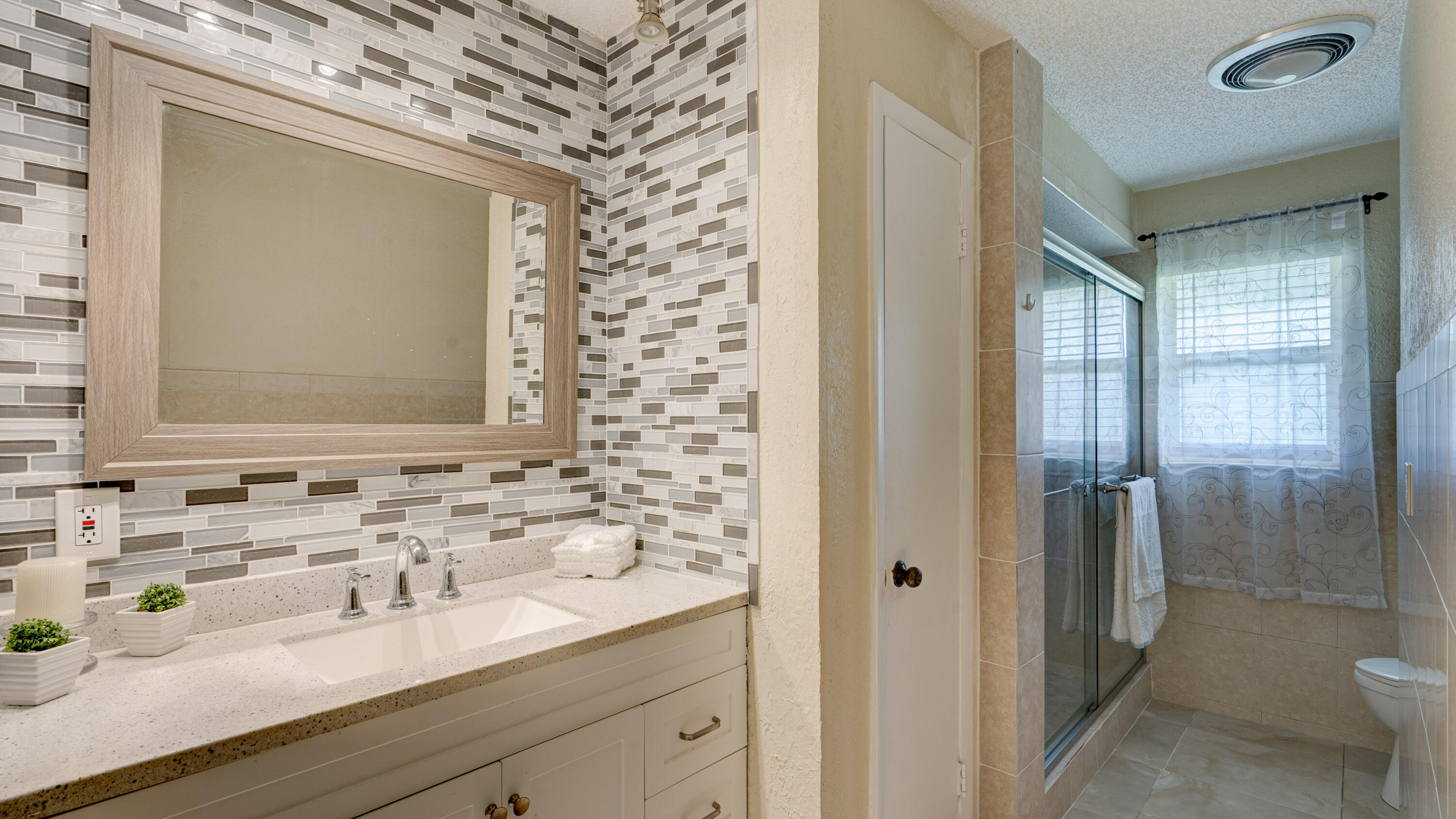 1616 E Road Loxahatchee, FL 33470 - Photo 25 of 90 1616_E_Rd_Loxahatchee_FL_susamma-74