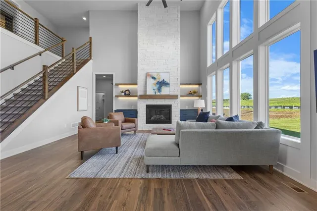 $888,245 | 13512 Terrace Park Drive, Parkville, MO 64152