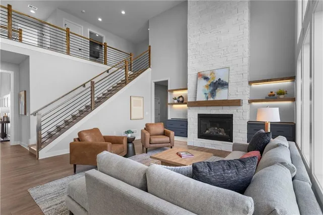 $888,245 | 13512 Terrace Park Drive, Parkville, MO 64152