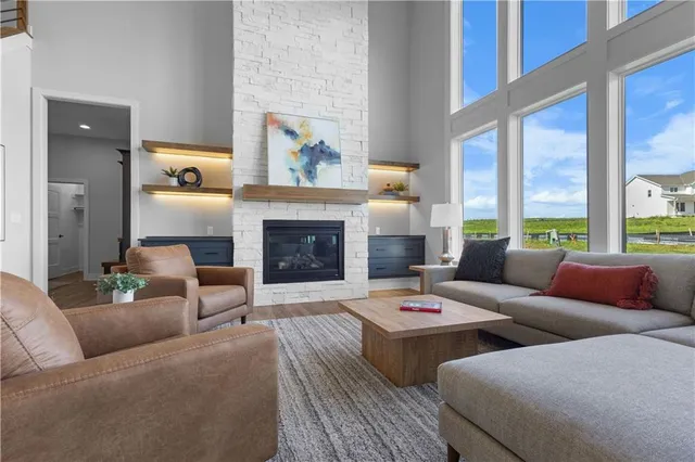 $888,245 | 13512 Terrace Park Drive, Parkville, MO 64152