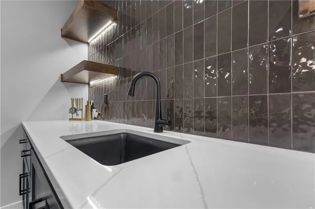 $888,245 | 13512 Terrace Park Drive, Parkville, MO 64152