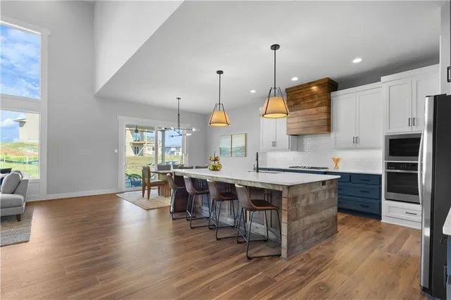 $888,245 | 13512 Terrace Park Drive, Parkville, MO 64152