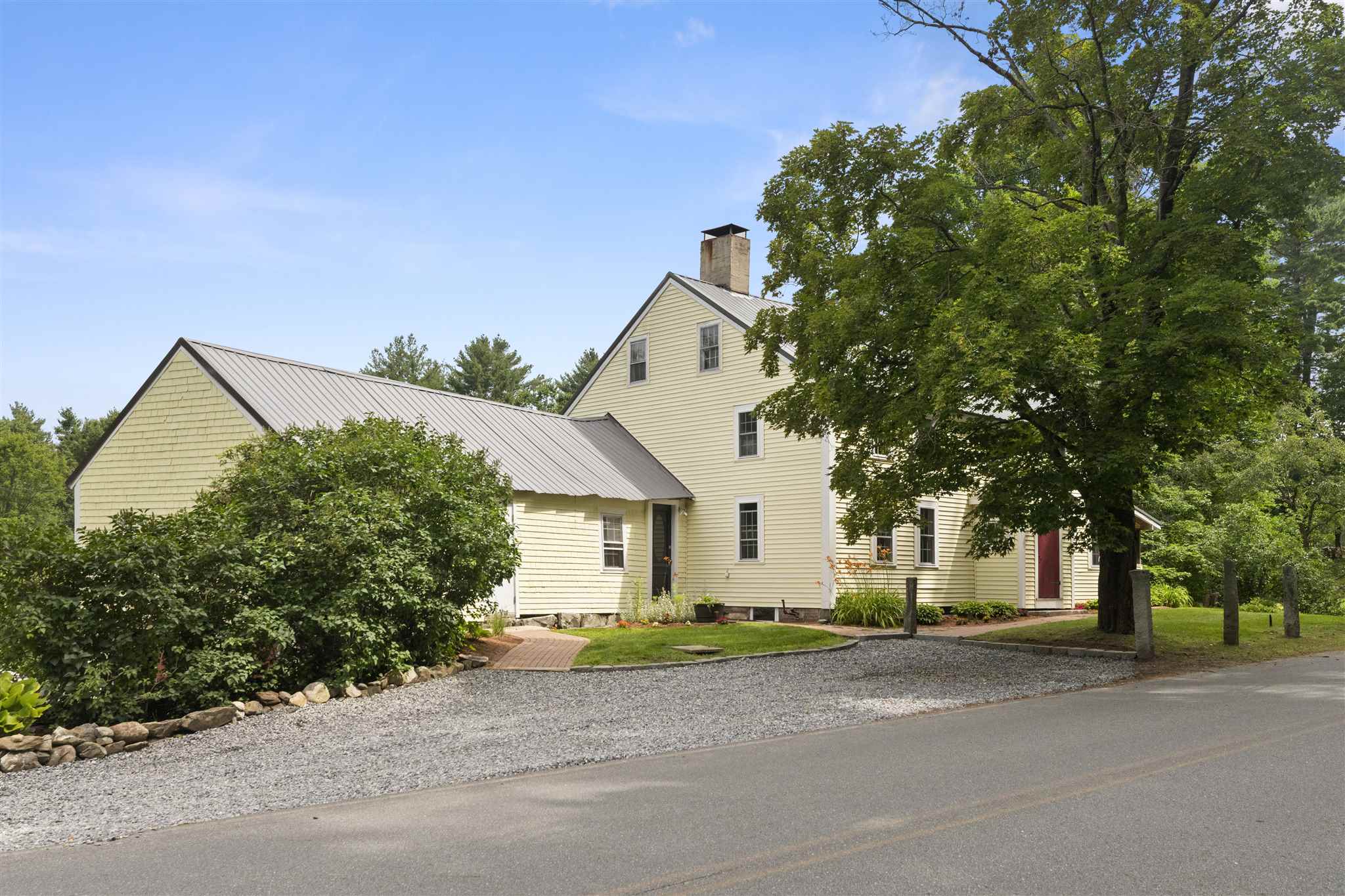 38 N Road Sandown, NH 03873 - Photo 2 of 40