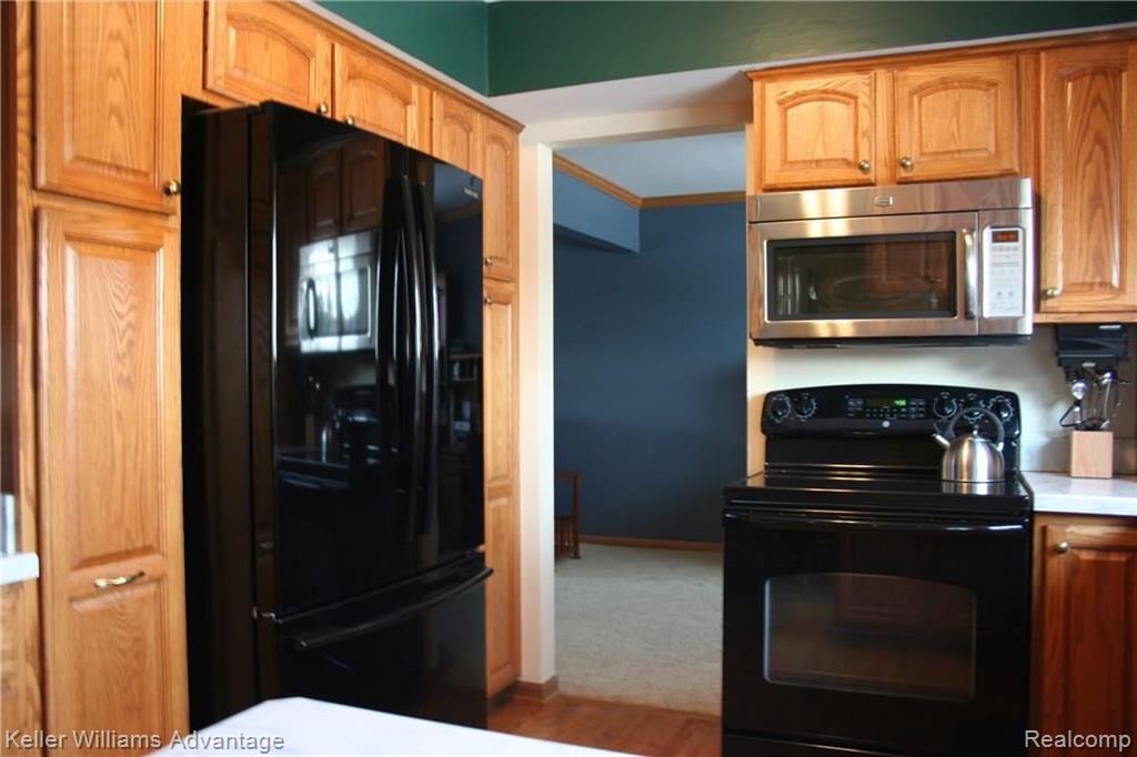 42477 Saltz Road Canton, MI 48187 - Photo 5 of 30