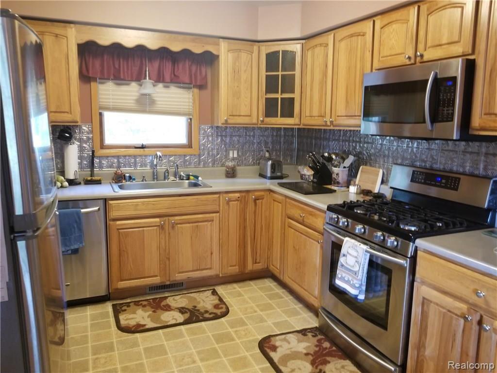 6500 Byron Road Howell, MI 48855 - Photo 10 of 34 20180705_180745.jpg