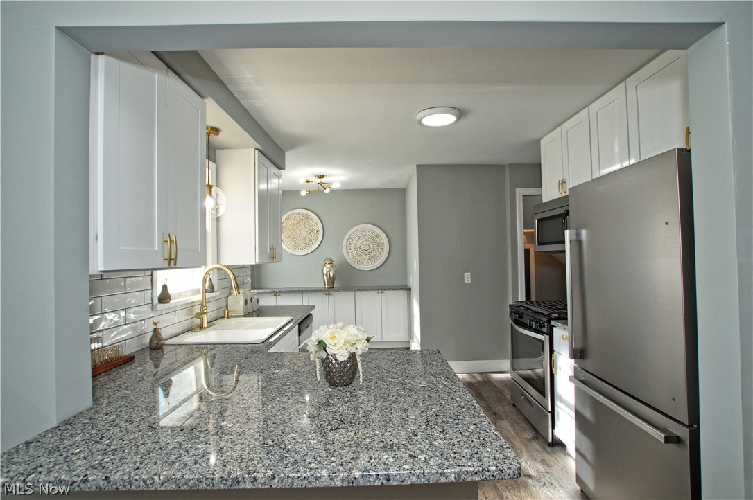4034 Stilmore Road Cleveland, OH 44121 - Photo 7 of 26